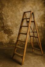 Vintage houten schilders ladder, Doe-het-zelf en Verbouw, Ladders en Trappen, Ophalen, Zo goed als nieuw, Ladder, Opvouwbaar of Inschuifbaar