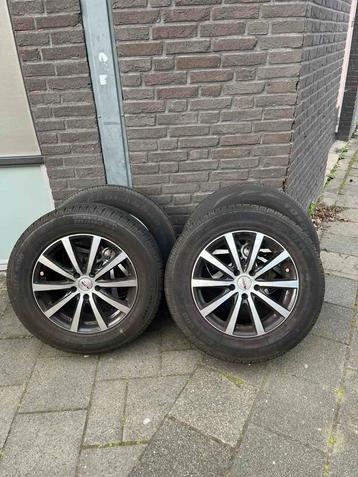 Velgen Platin R17 5x114.3 banden 225/65  Mazda KIA Hyundai