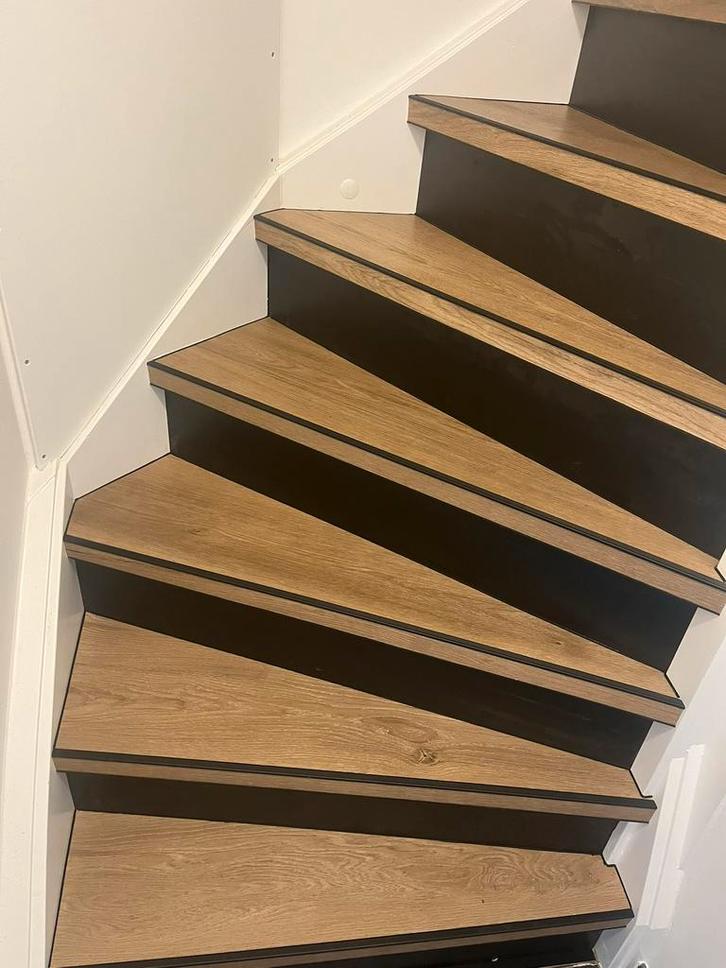 Laat je trap bekleden: €999,- all incl. – Beperkte Actie!, Huis en Inrichting, Stoffering | Vloerbedekking, Nieuw, Tapijt, 25 tot 50 m²