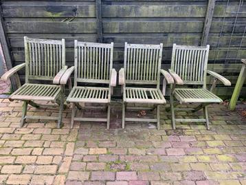 4 Houten Tuinstoelen - Opknapper beschikbaar voor biedingen