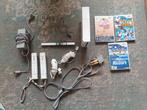 Nintendo wij met 2 controllers 2 nunchucks en 3 spellen, Spelcomputers en Games, Spelcomputers | Nintendo Wii, Ophalen of Verzenden