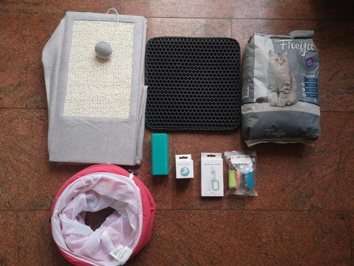 Diverse katten accessoires, Dieren en Toebehoren, Kattenspeelgoed, Zo goed als nieuw, Ophalen of Verzenden