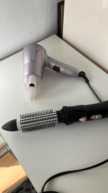 Haarföhn en haarkruller beschikbaar voor biedingen