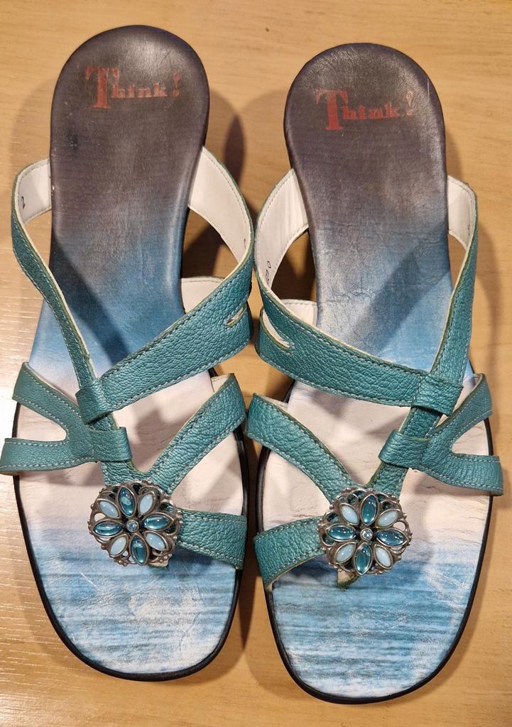 Think, slipper, turquoise met mooi element, maat 40, Kleding | Dames, Schoenen, Gedragen, Slippers, Blauw, Ophalen of Verzenden