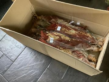 NIEUW partij 26 boeketten met droogbloemen en grassen toef beschikbaar voor biedingen