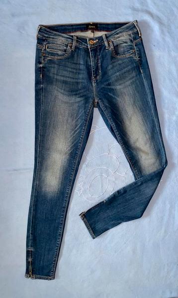 Mooie zgan hoge talie spijkerbroek van merk Only  maat 31/34 beschikbaar voor biedingen