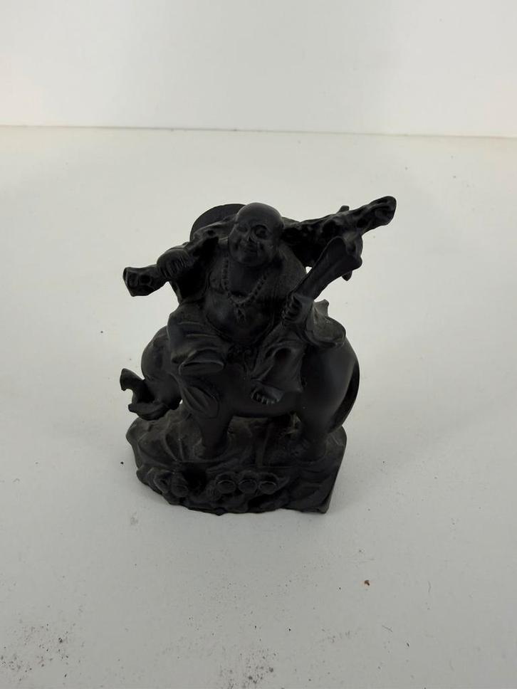 Beeldje lachende Boeddha op olifant – 10 x 8 cm, Verzamelen, Beelden en Beeldjes, Zo goed als nieuw, Dier, Ophalen of Verzenden
