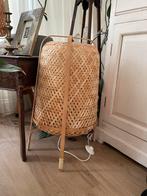 Grote Ikea Rieten Lamp met Voetschakelaar, Huis en Inrichting, Ophalen, Zo goed als nieuw, Overige materialen, 100 tot 150 cm