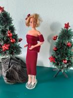 Sjieke jurk,omslagdoek,tas en strik voor Barbie, van fluweel, Kinderen en Baby's, Speelgoed | Poppen, Ophalen of Verzenden, Gebruikt