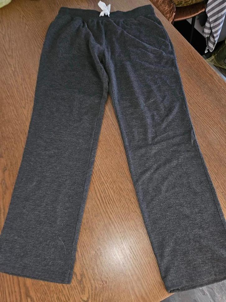 leuke joggingbroek maat XL  (z10, Kleding | Dames, Broeken en Pantalons, Zo goed als nieuw, Maat 46/48 (XL) of groter, Zwart, Lang