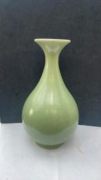 Chinese celadon vaas, Huis en Inrichting, Woonaccessoires | Vazen, Overige kleuren, Aardewerk of Porselein, Ophalen of Verzenden