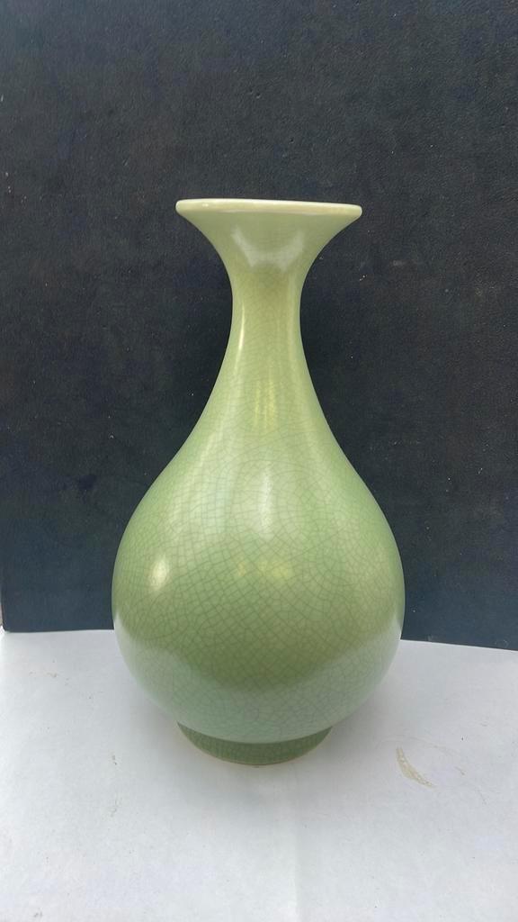 Chinese celadon vaas, Huis en Inrichting, Woonaccessoires | Vazen, Zo goed als nieuw, Overige kleuren, Minder dan 50 cm, Aardewerk of Porselein