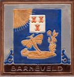 Westraven cloisonné tegel : Barneveld stadswapen, Antiek en Kunst, Antiek | Wandborden en Tegels, Ophalen of Verzenden