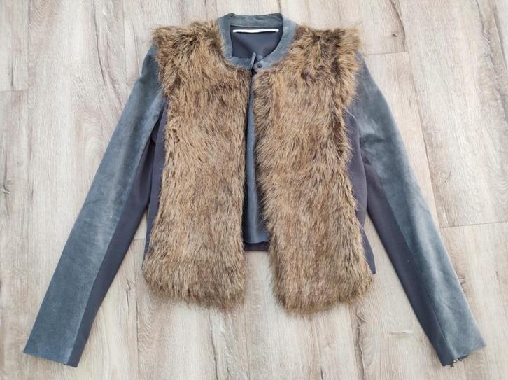 Prachtig grijs fluffy vest, 38. Cynthia Vincent, kasjmier., Kleding | Dames, Truien en Vesten, Zo goed als nieuw, Maat 38/40 (M)