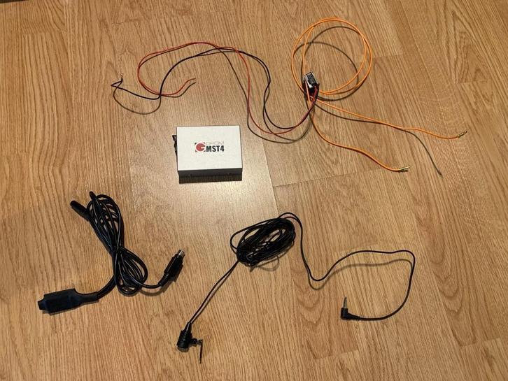 Grom MST4 Auto Interface USB/AUX/Bluetooth, Auto-onderdelen, Elektronica en Kabels, Volvo, Universele onderdelen, Gebruikt, Ophalen