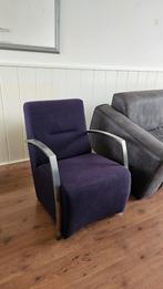 Paarse stoel in goede staat, Ophalen