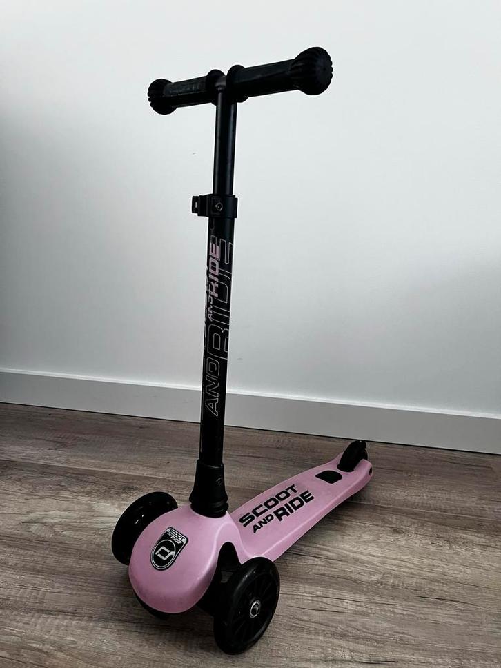 Scoot and Ride Highwaykick Roze LED., Fietsen en Brommers, Steps, Gebruikt, Gewone step, Ophalen