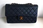CHANEL blauwe satin medium double flap bag timeless classic, Ophalen of Verzenden, Gebruikt, Blauw, Schoudertasje