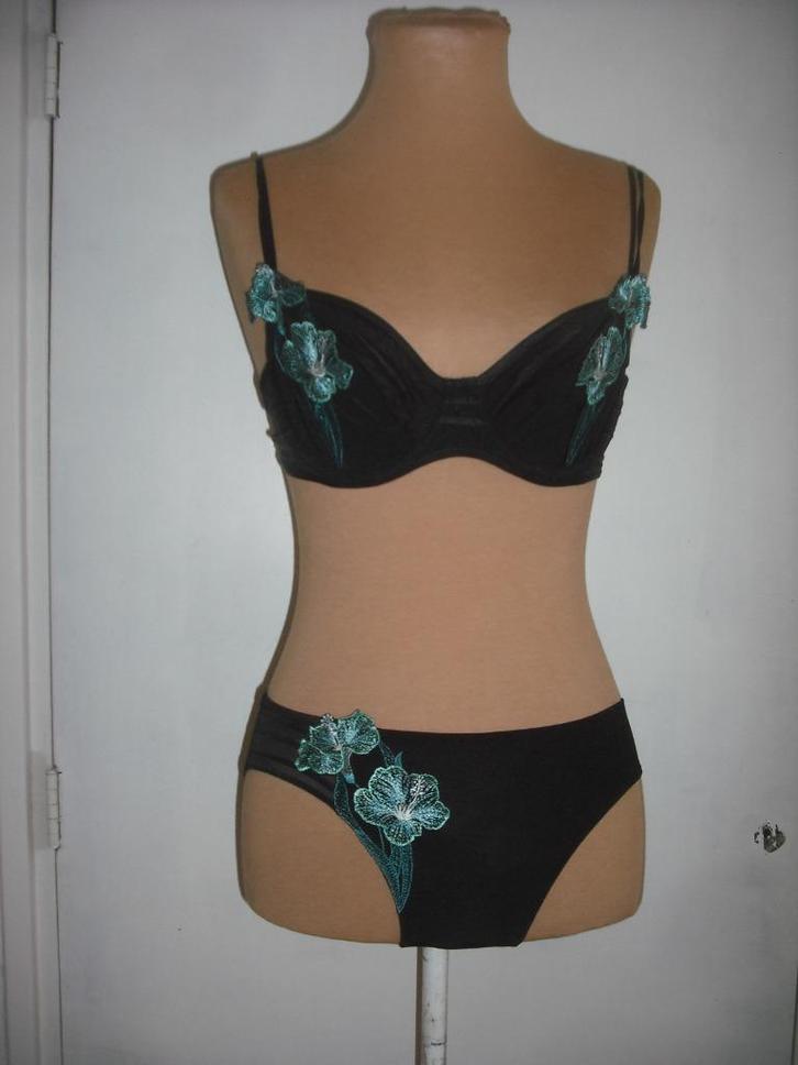 BH setje 80B broekje maat M, Kleding | Dames, Ondergoed en Lingerie, Setje, Zwart, Verzenden