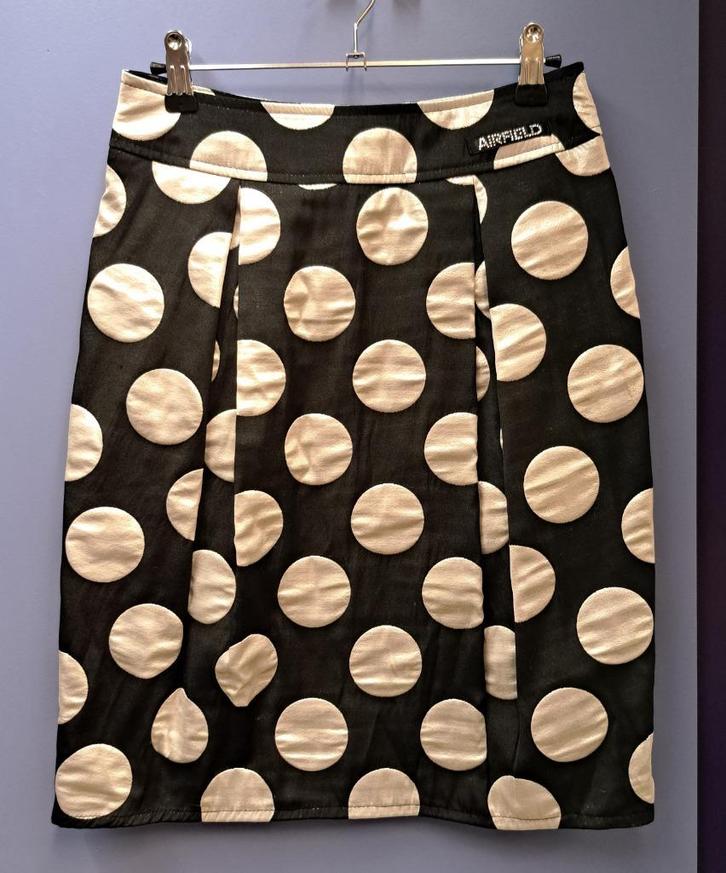 Airfield rok kokerrok zwart zilveren bollen mt XS nr 47814, Kleding | Dames, Rokken, Zo goed als nieuw, Maat 34 (XS) of kleiner