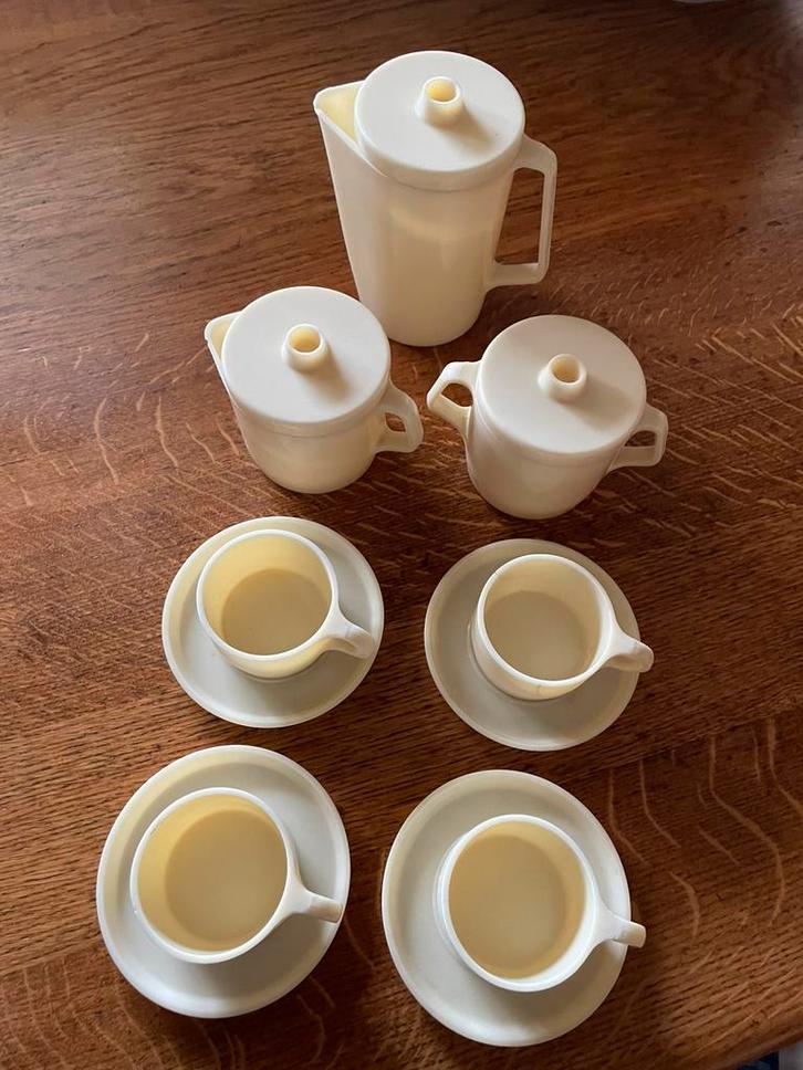 Tk speelgoed kinderen, compleet servies van harde kunststof, Kinderen en Baby's, Speelgoed | Speelkeukens, Gebruikt, Speelkeuken-accessoire
