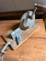 Vintage snijmachine voor vlees of kaasmet Houten Basis, Antiek en Kunst, Antiek | Gereedschap en Instrumenten, Ophalen of Verzenden