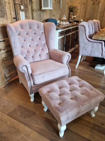Landelijke fauteuil met voetenbankje € 350.- beschikbaar voor biedingen