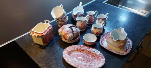 Partijtje Engels rood diverse serviesdelen, Antiek en Kunst, Antiek | Servies los, Ophalen of Verzenden