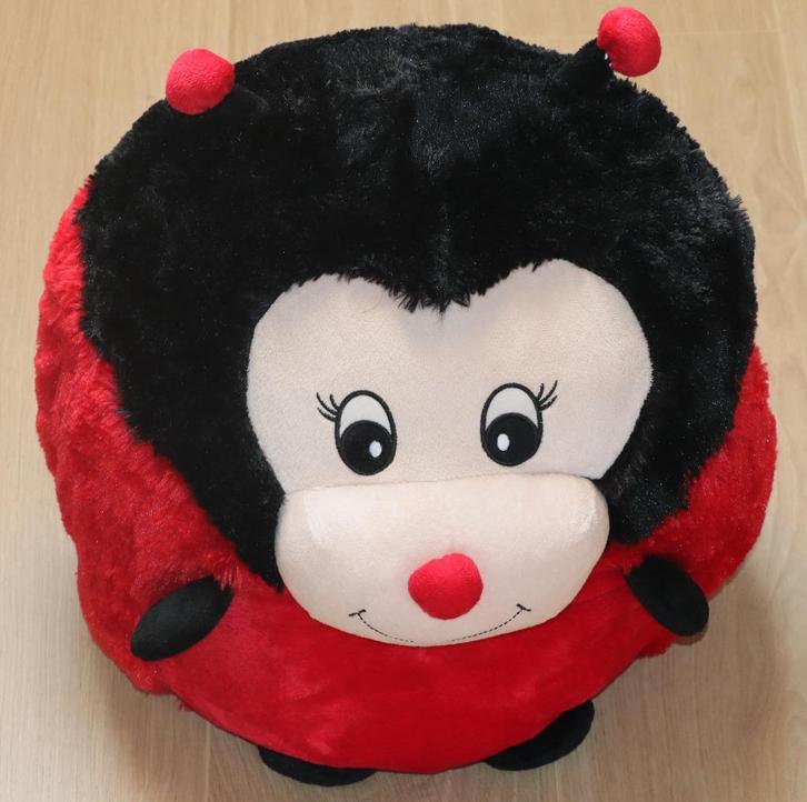 Grote Lieveheersbeestje knuffel ca. 40x40x35 cm ZGAN (Kelly, Kinderen en Baby's, Speelgoed | Knuffels en Pluche, Zo goed als nieuw