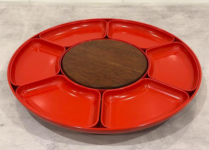 Vintage snackschaal op draaiplateau met houten plank, Verzamelen, Retro, Huis en Inrichting, Ophalen of Verzenden