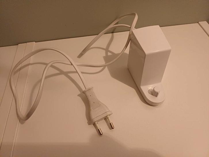 Braun Tandenborstel Oplader Type 4728, Witgoed en Apparatuur, Persoonlijke-verzorgingsapparatuur, Gebruikt, Mondverzorging, Ophalen of Verzenden