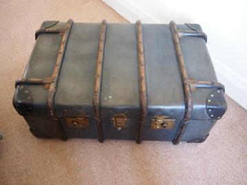 Vintage Mid-Century Steamer Trunk beschikbaar voor biedingen