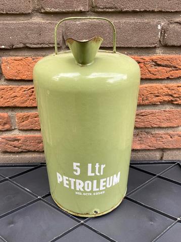 Vintage emaille petroleumkan kleur groen ter decoratie beschikbaar voor biedingen