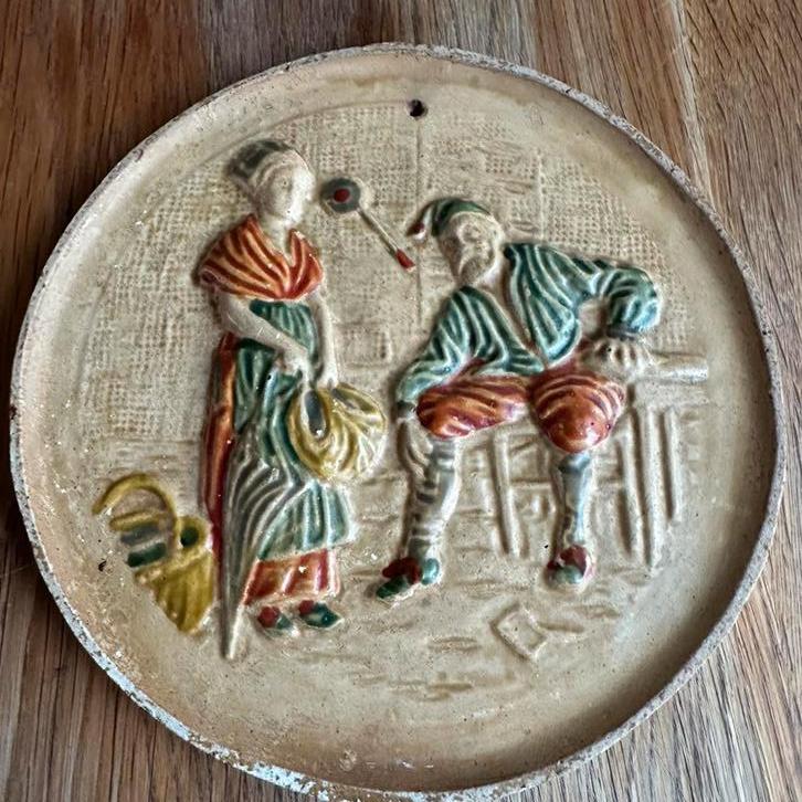 Twee antieke Wand bordjes geen gips, Ophalen of Verzenden