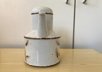 Wedgwood Midwinter Stonehenge Wild Oats koffiekan beschikbaar voor biedingen