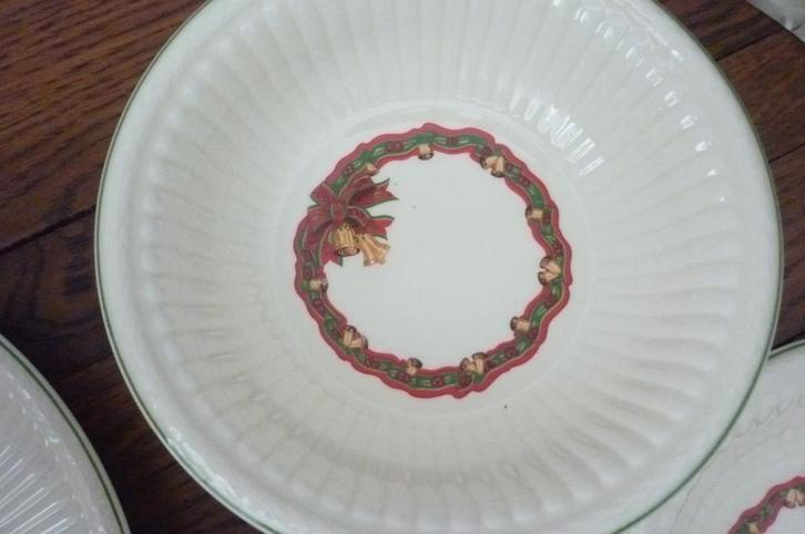 Wedgwood Edme Christmas Time PAPSCHAALTJES en ETAGERE, Huis en Inrichting, Keuken | Servies, Zo goed als nieuw, Overige typen