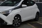 Toyota Aygo 1.0 VVT-i x-play | Carplay/Camera/Airco | Met 12, Auto's, Toyota, 12 maanden, Gebruikt, Euro 6, 4 stoelen