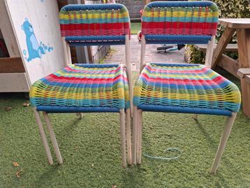 Rotan kinderstoeltjes, stapelbaar beschikbaar voor biedingen
