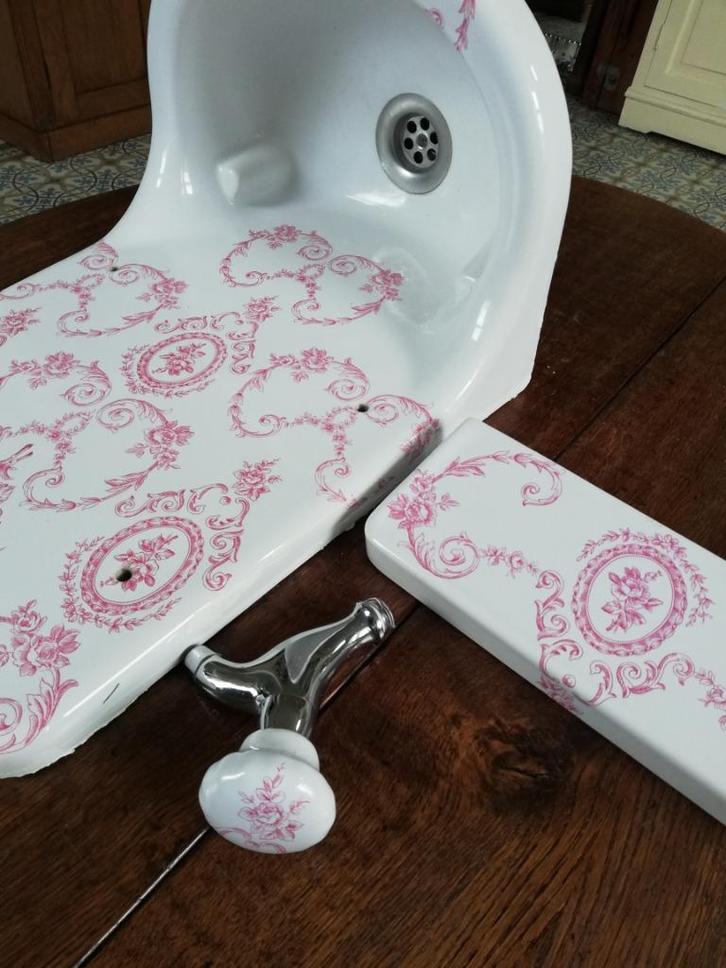 Bijzondere hal fontein met hoge rug, kraan en planchet, Antiek en Kunst, Curiosa en Brocante, Ophalen