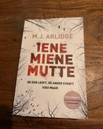 M.J. Arlidge Iene miene mutte, Boeken, Thrillers, Ophalen of Verzenden, Gelezen, M.J. Arlidge, Europa overig