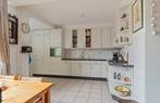 Keuken met inbouw apparatuur, Huis en Inrichting, Keuken | Complete keukens, Ophalen, Zo goed als nieuw, Graniet of Steen, Hoekkeuken