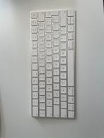 Apple Magic Keyboard - bluetooth, Computers en Software, Toetsenborden, Ophalen, Zo goed als nieuw