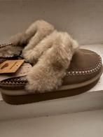 Nieuwe schapenwol sloffen maat 36/37, Nieuw, Ophalen of Verzenden, Pantoffels of Sloffen, Grijs
