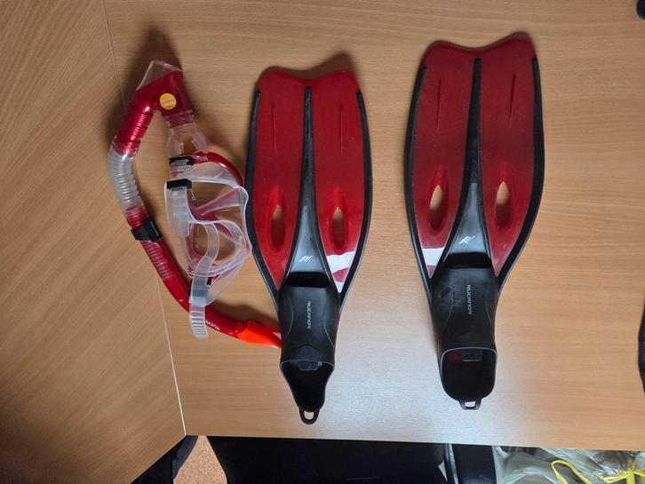 Snorkelset met duikbril en zwemvliezen - Maat S (35-37), Watersport en Boten, Snorkelen, Gebruikt, Ophalen