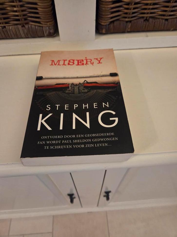 Stephen King - Misery, Boeken, Thrillers, Gelezen, Ophalen of Verzenden