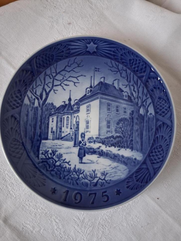 Royal Copenhagen kerstbord 1975 *eureka*, Antiek en Kunst, Antiek | Servies los, Ophalen of Verzenden