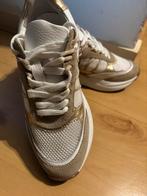 Poelman beige sneakers maat 40, Kleding | Dames, Schoenen, Ophalen of Verzenden, Zo goed als nieuw, Beige, Sneakers of Gympen