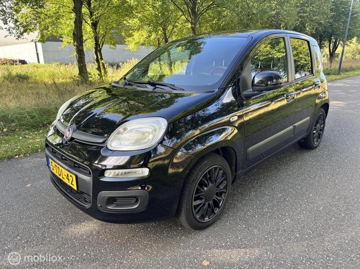 Fiat Panda 0.9 TwinAir*NW APK*SCHERM*NAVIGATIE*PARKEERSENSOR, Auto's, Fiat, Bedrijf, Te koop, Panda, ABS, Achteruitrijcamera, Airbags