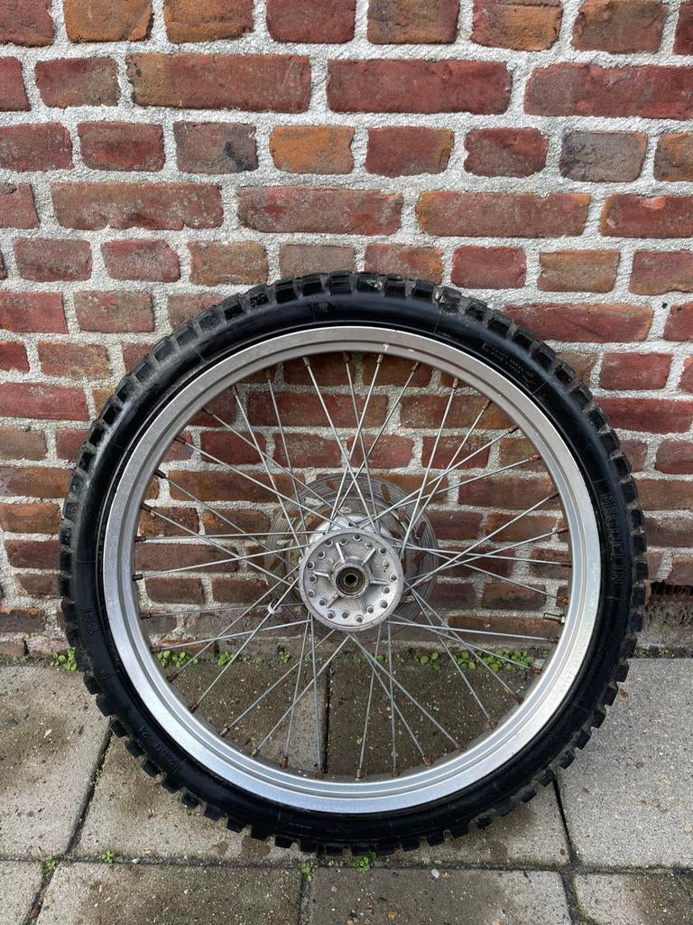 21 inch voorwiel Derbi senda met remschijf, Fietsen en Brommers, Brommeronderdelen | Algemeen, Ophalen of Verzenden, Gebruikt