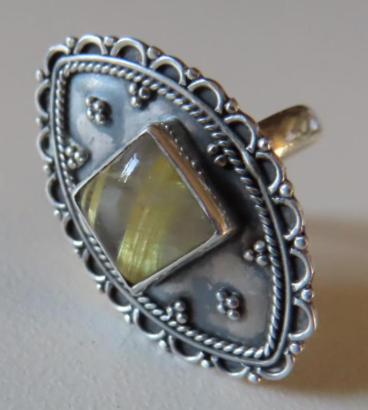 Koopje! Zilveren ring (no 32) met labradoriet, incl verzend, Sieraden, Tassen en Uiterlijk, Ringen, Zo goed als nieuw, Dame, Kleiner dan 17